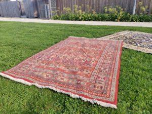 tapis vintage bordeaux pour cérémonie laïque ou décoration extérieure de mariage