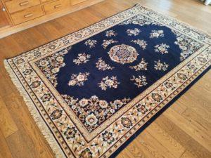 tapis vintage bleu marine