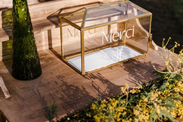 Urne transparente dorée pour mariage