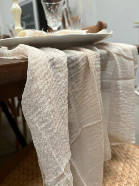 Chemin de table beige pour votre décoration