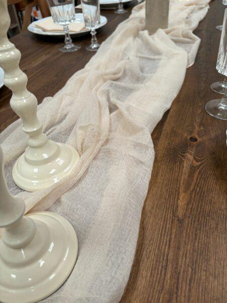 Chemin de table beige pour votre décoration