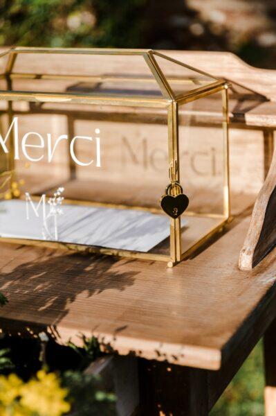 Table en bois pour location de mariage en Bretagne