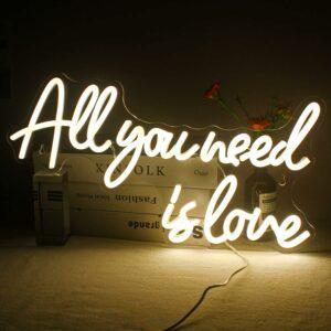 Néon All you need is love